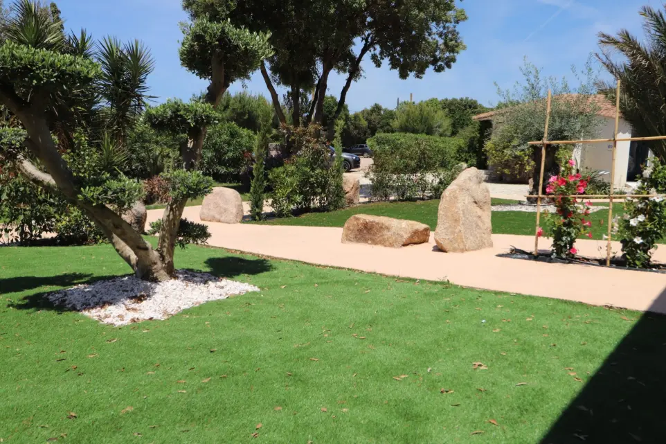 luxe hotel bonifacio